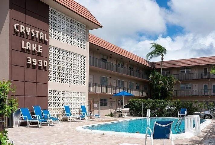 3930 Crystal Lake Dr 308