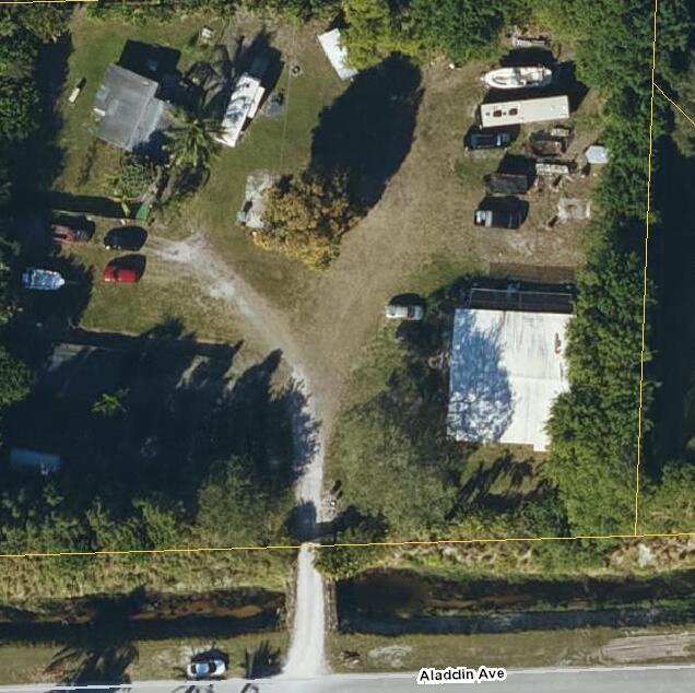 3865 Aladdin Avenue