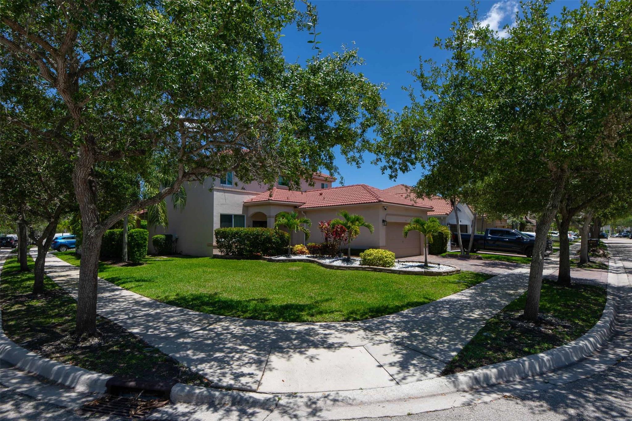 1853 Aspen Ln