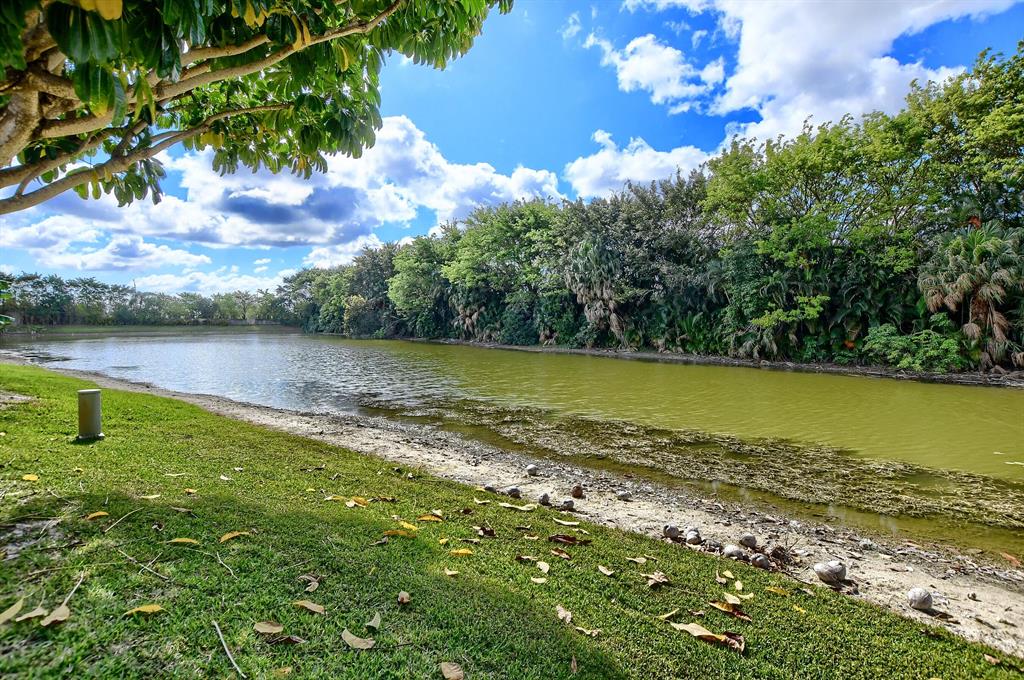 BOCA GREENS 2 - Residential