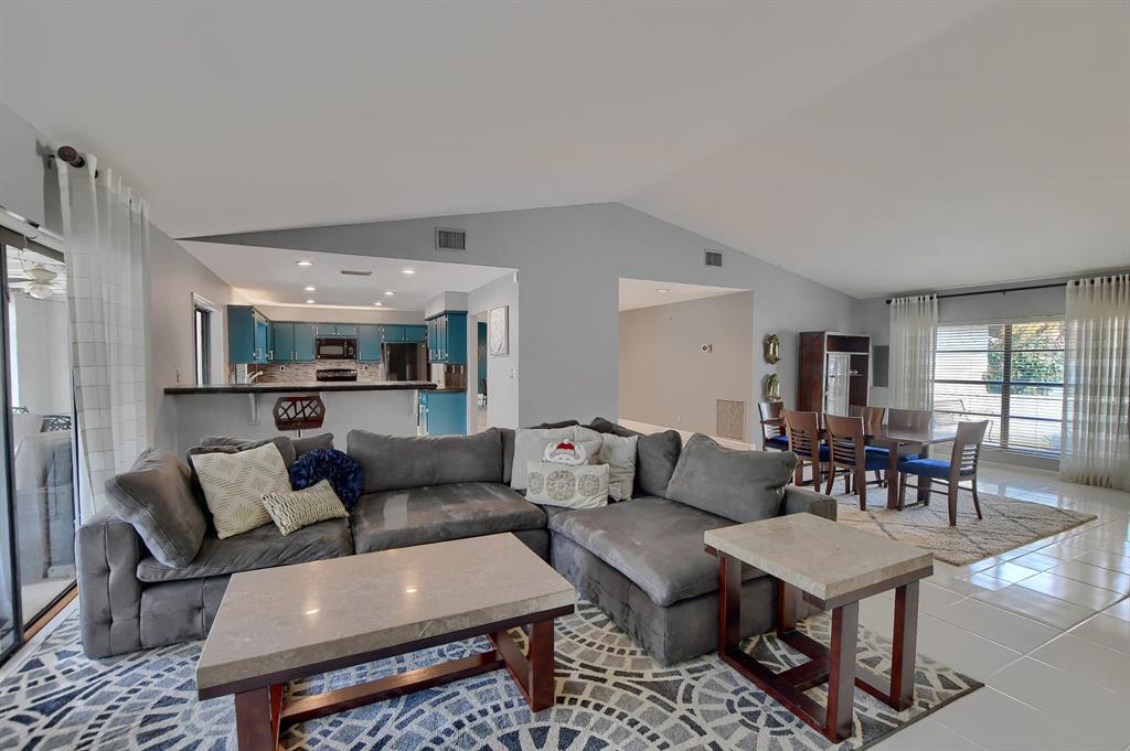 BOCA GREENS 2 - Residential