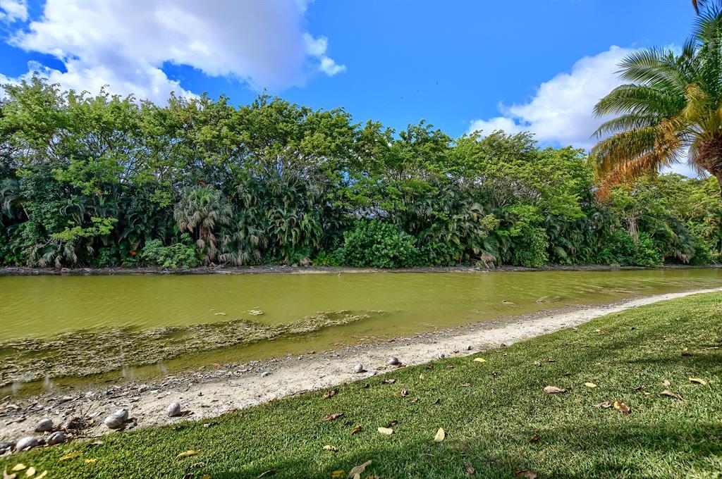 BOCA GREENS 2 - Residential