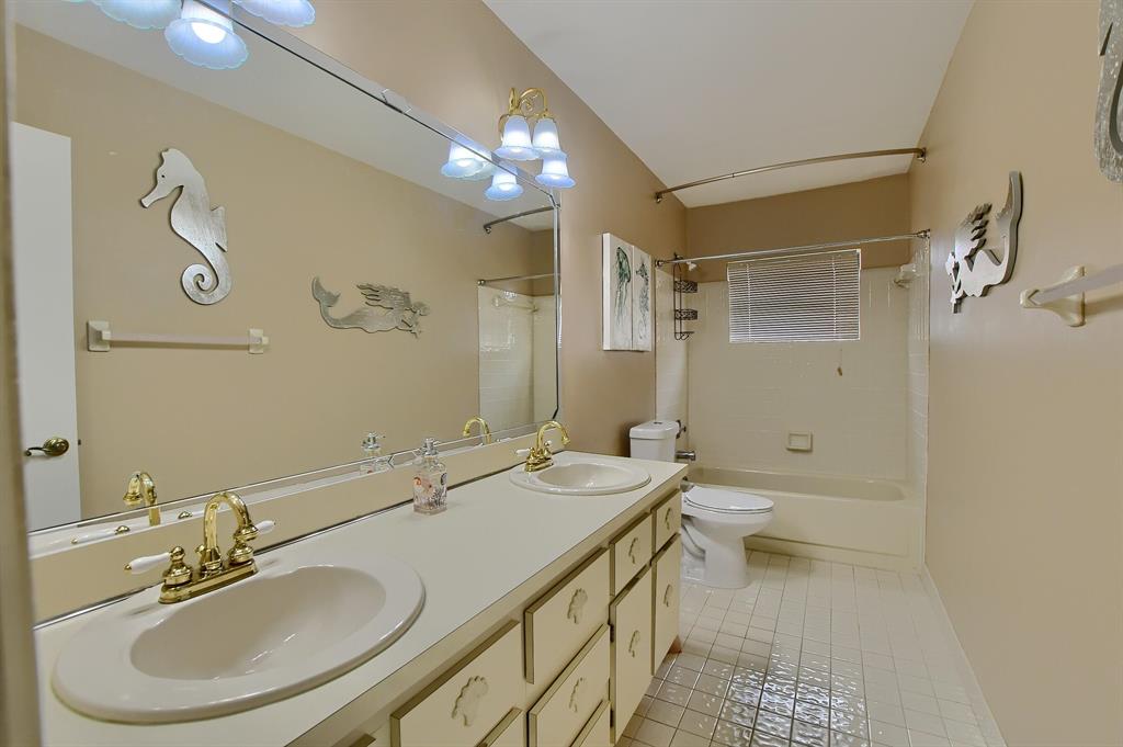 BOCA GREENS 2 - Residential