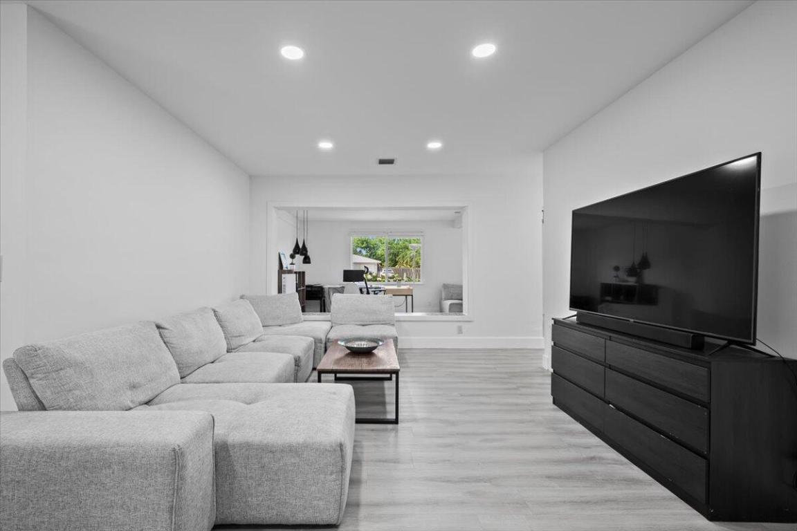 KINGSLAND PINES - Residential