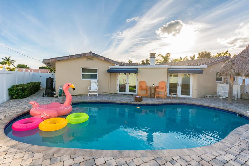 Photo of 371 SE 5th Street, Pompano Beach, FL 33060 (MLS # F10435584)