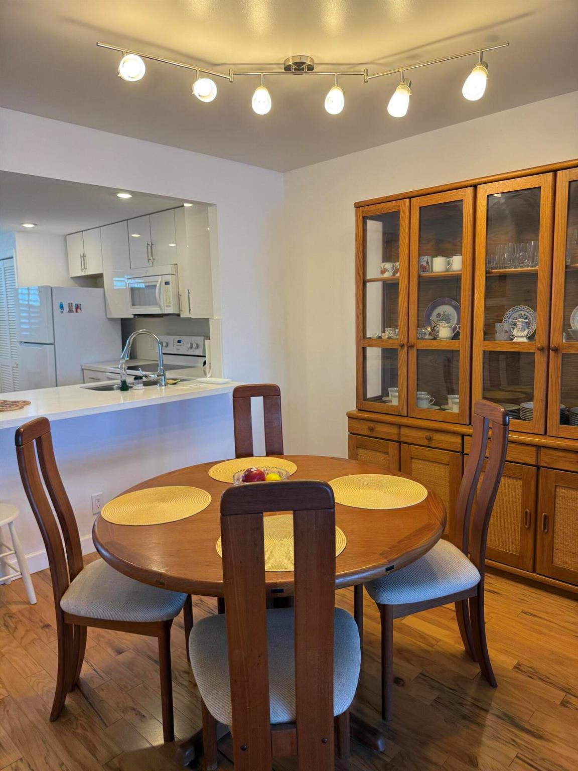 HILLSBORO COVE CONDO - Residential Lease