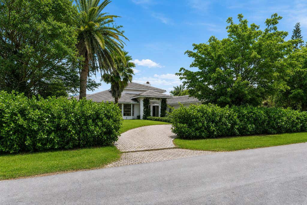 Photo of 11839 Maidstone Drive, Wellington, FL 33414 (MLS # B26013800)