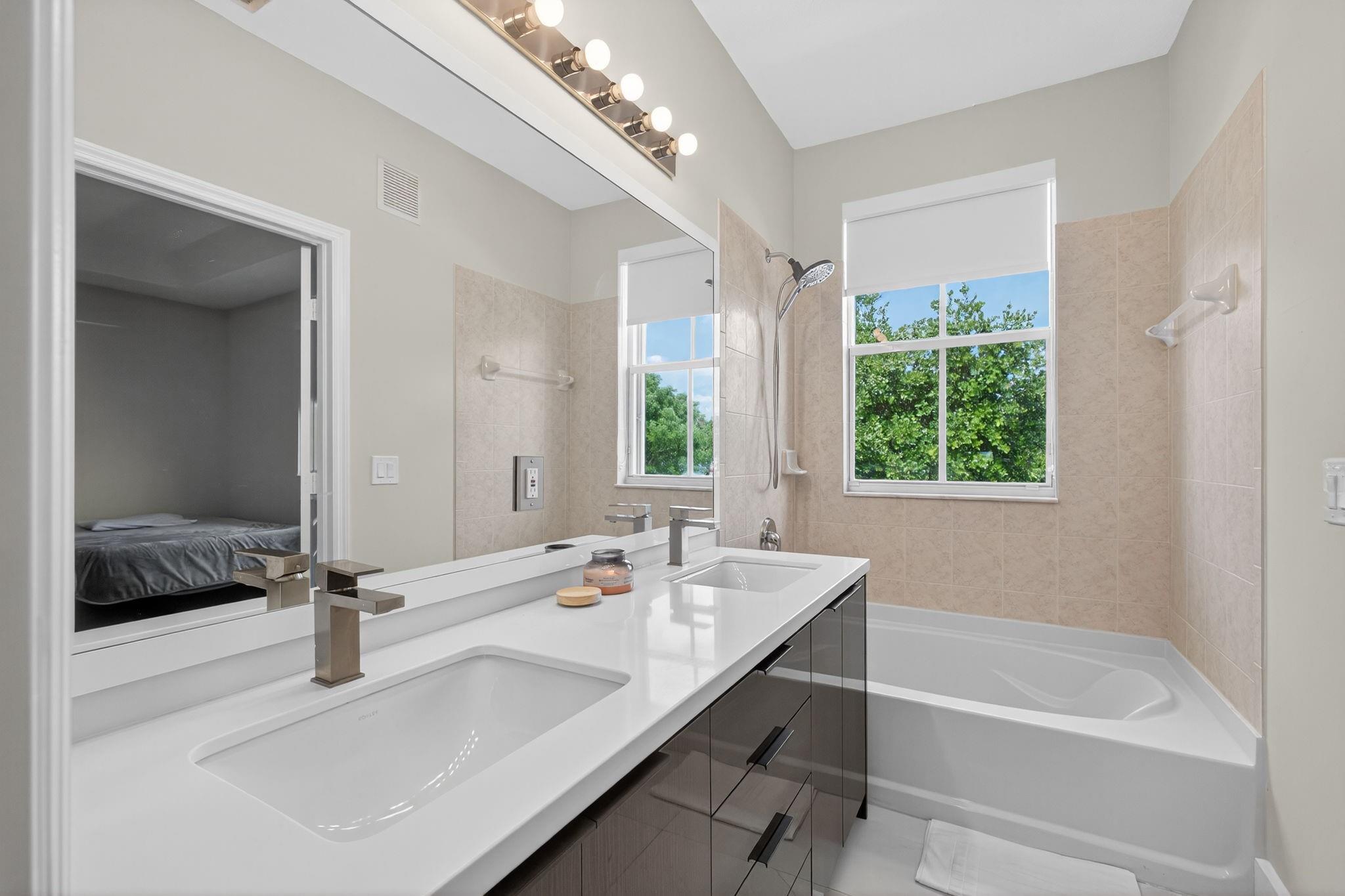 Grand Lakes Ph 01 - Residential Lease