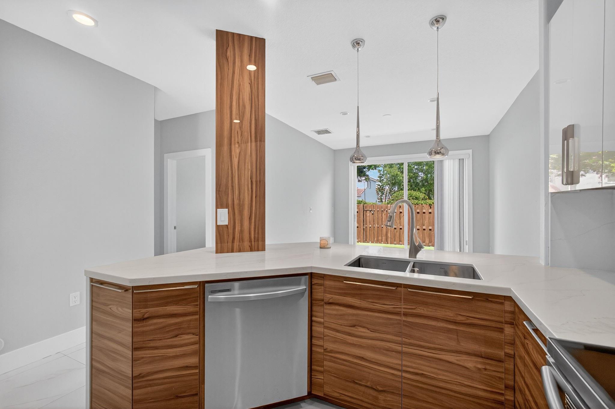 Grand Lakes Ph 01 - Residential Lease