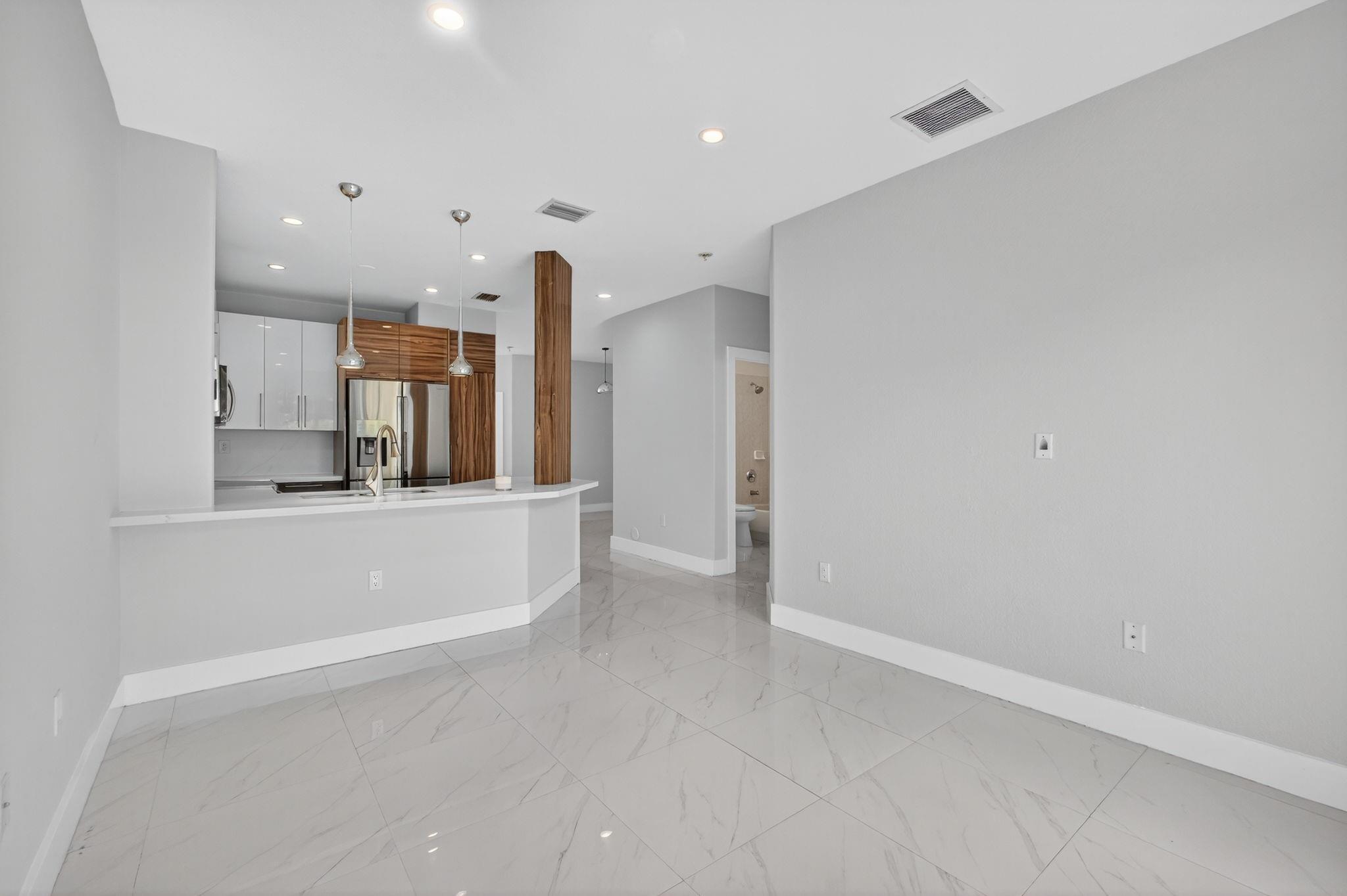 Grand Lakes Ph 01 - Residential Lease