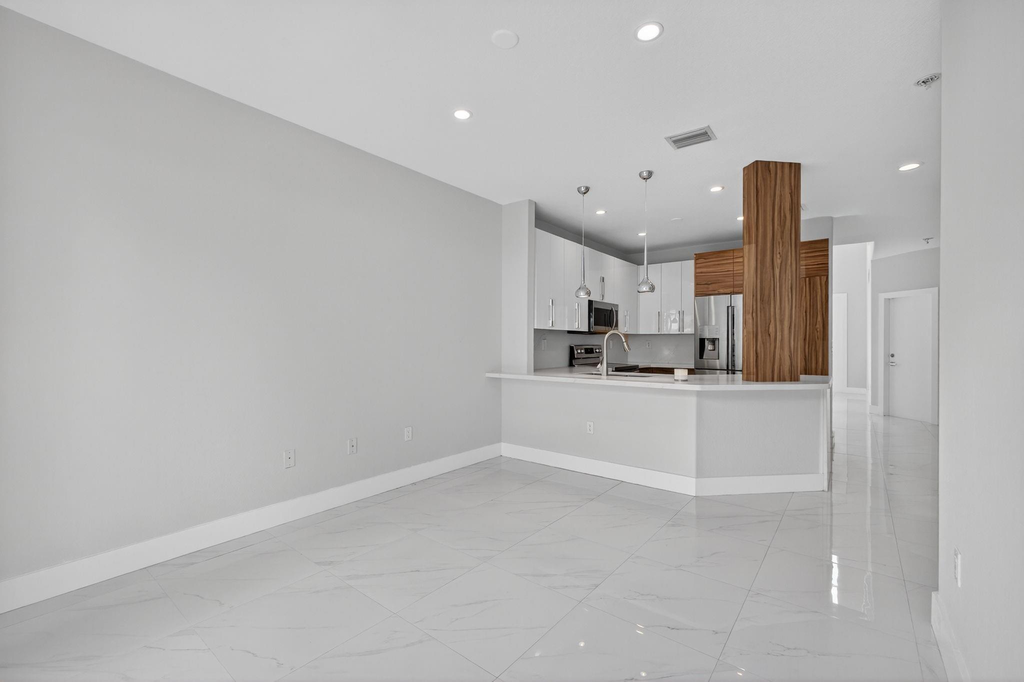 Grand Lakes Ph 01 - Residential Lease