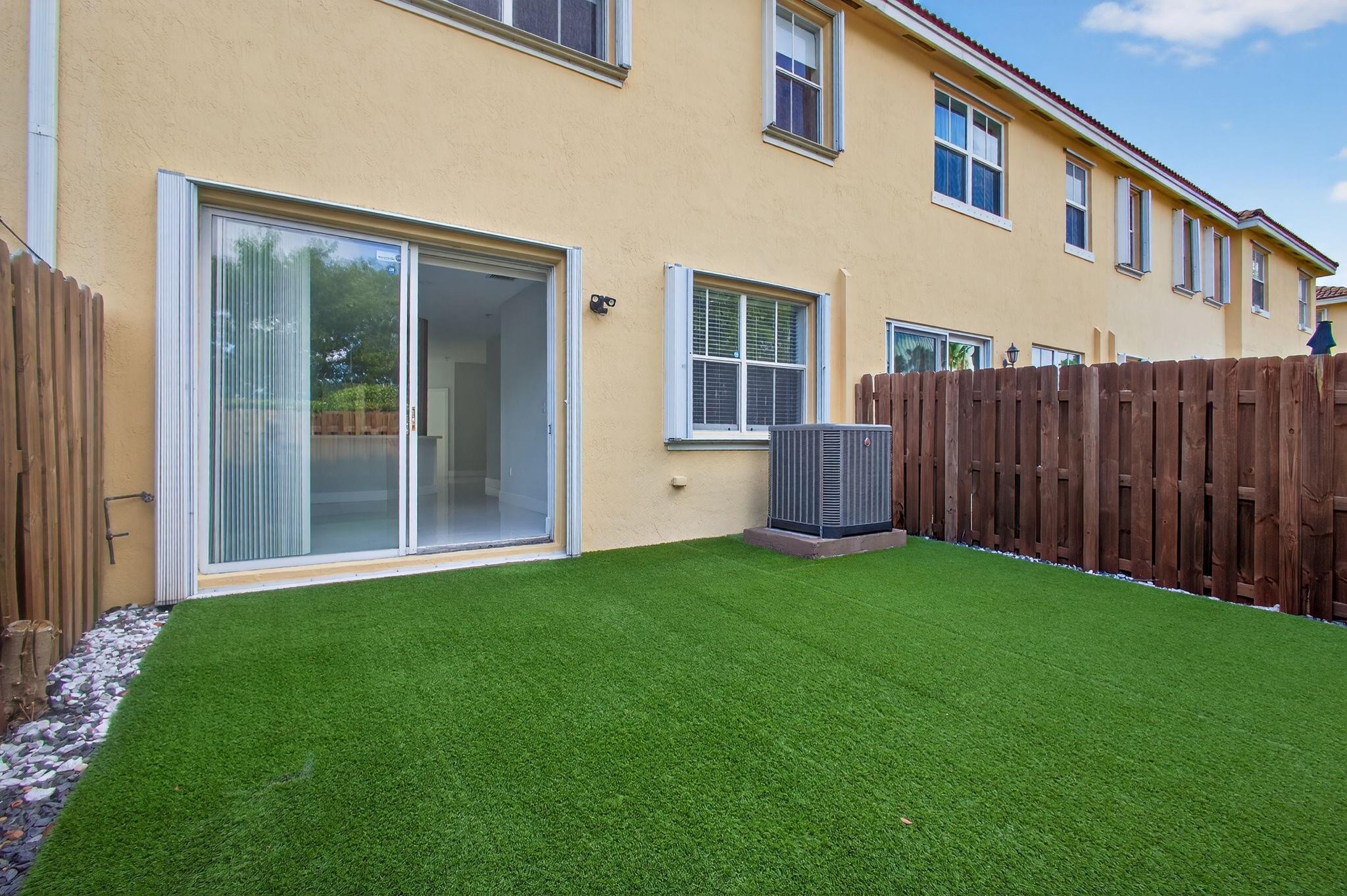 Grand Lakes Ph 01 - Residential Lease