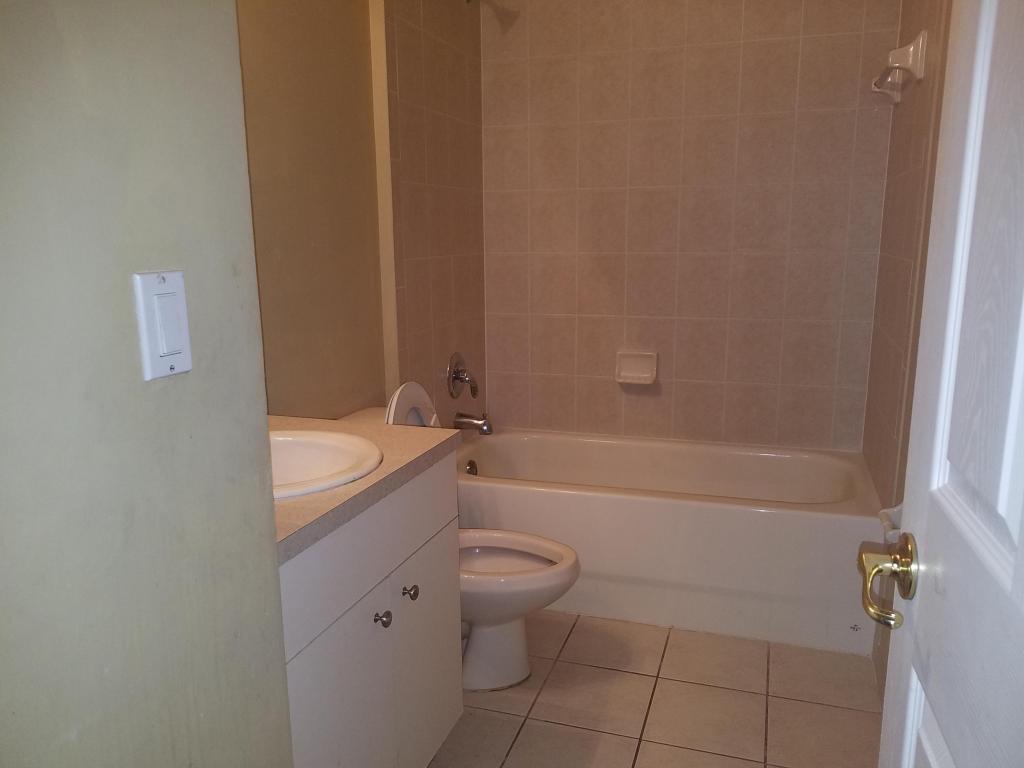 LINKS AT EMERALD DUNES CONDO - Residential Lease