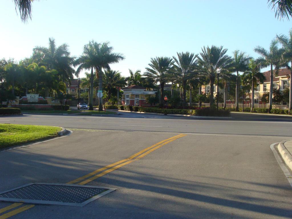 LINKS AT EMERALD DUNES CONDO - Residential Lease