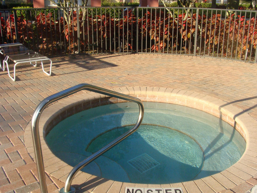 LINKS AT EMERALD DUNES CONDO - Residential Lease