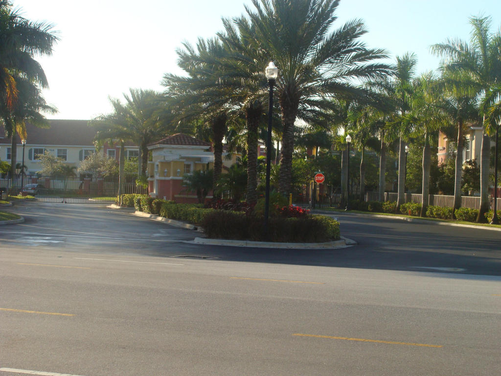 LINKS AT EMERALD DUNES CONDO - Residential Lease