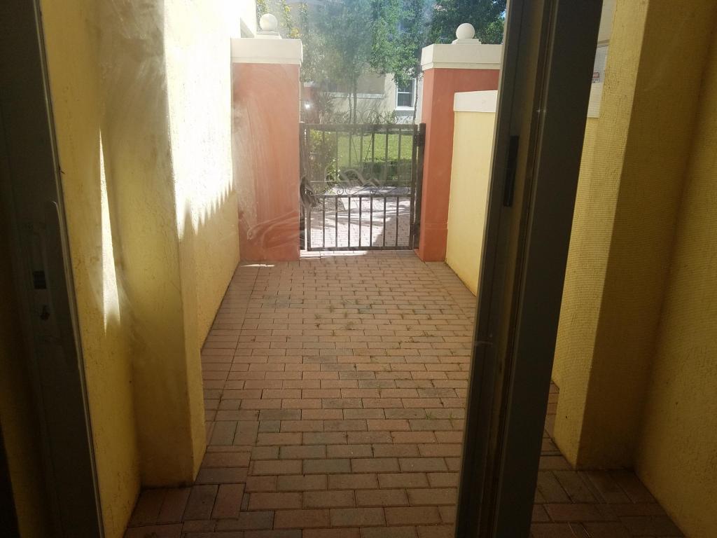 LINKS AT EMERALD DUNES CONDO - Residential Lease