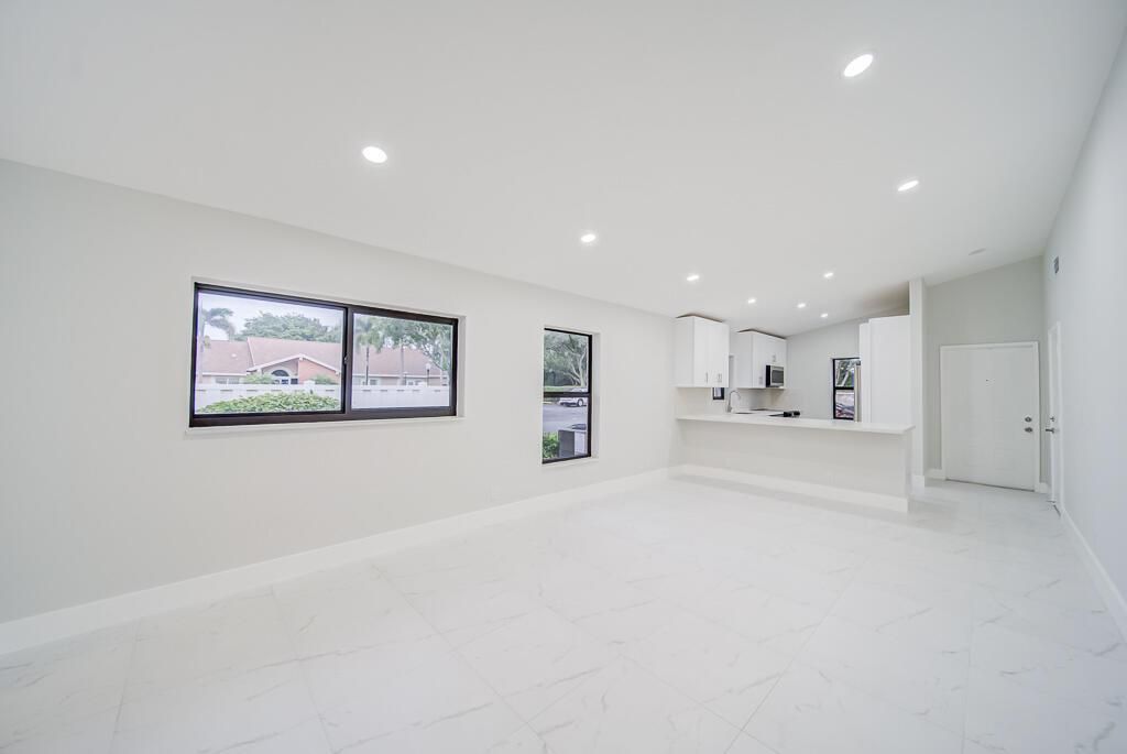 Photo of 8067 Summerbreeze Lane, Boca Raton, FL 33496 (MLS # R11148286)