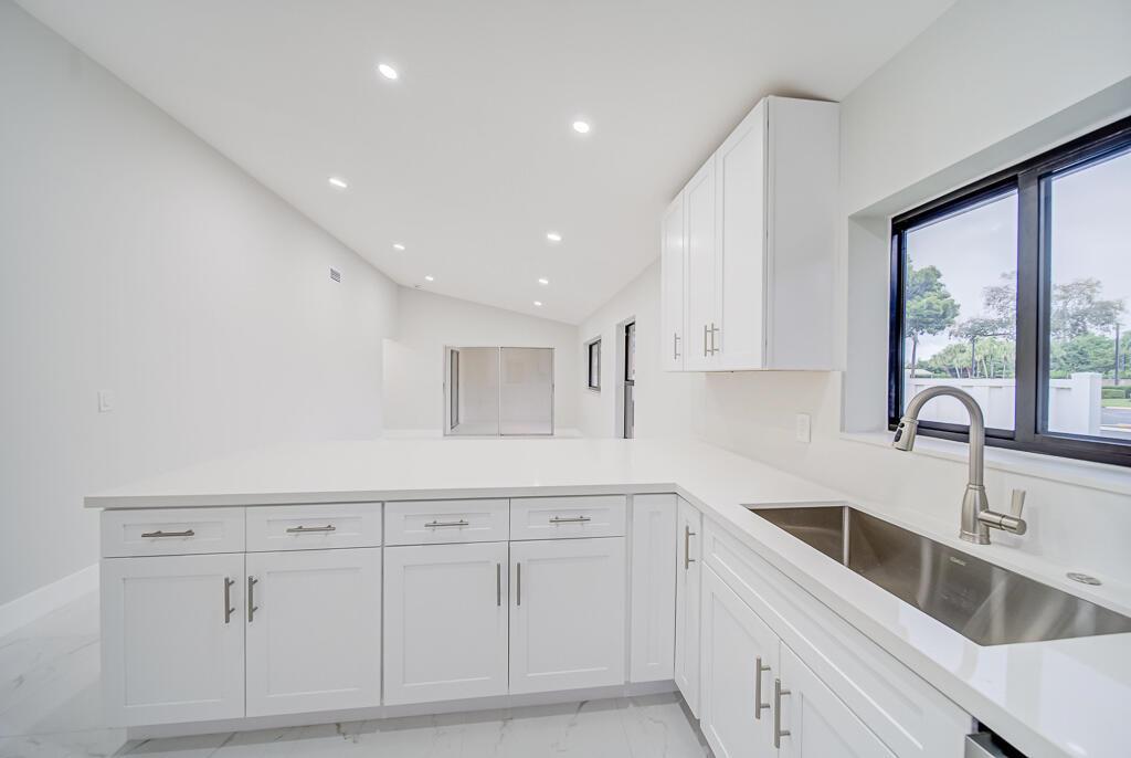 WHISPER WALK SEC C CONDO - Residential