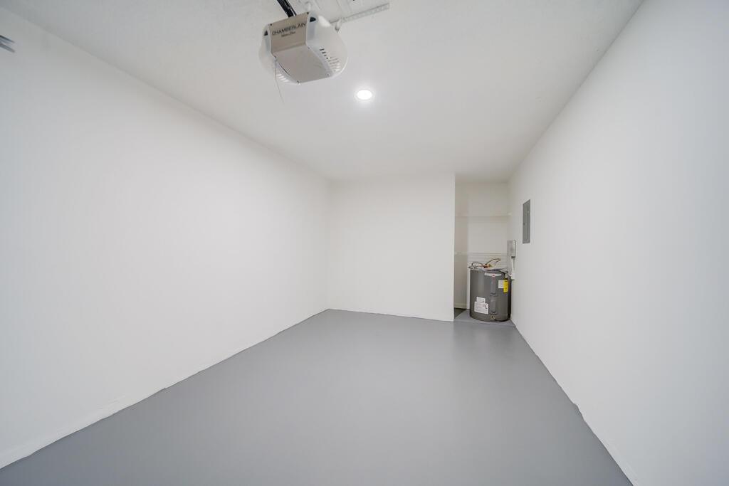 WHISPER WALK SEC C CONDO - Residential