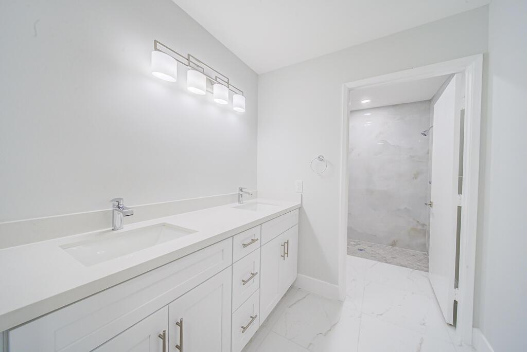 WHISPER WALK SEC C CONDO - Residential