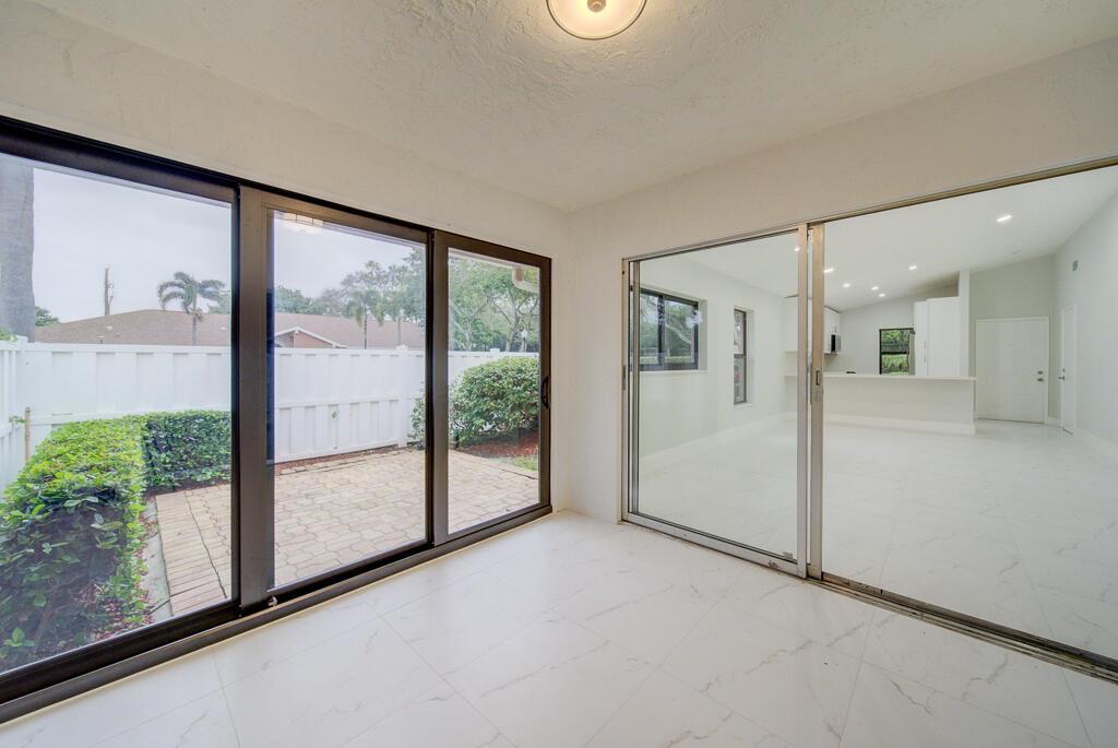 WHISPER WALK SEC C CONDO - Residential