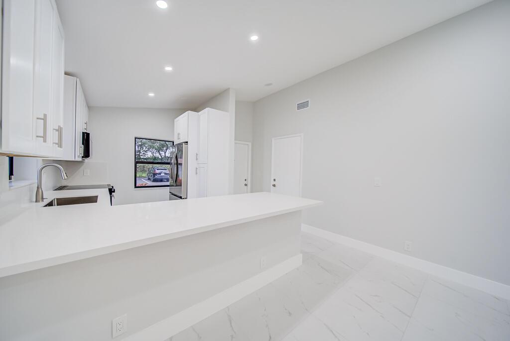 WHISPER WALK SEC C CONDO - Residential