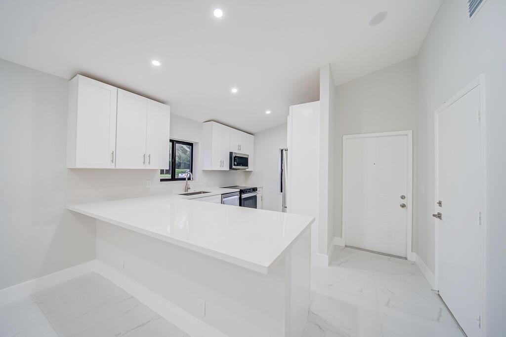 8067 Summerbreeze Lane