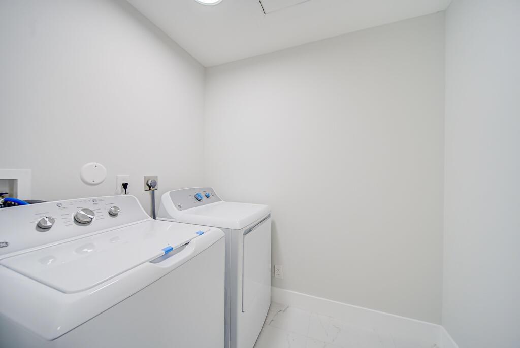 WHISPER WALK SEC C CONDO - Residential