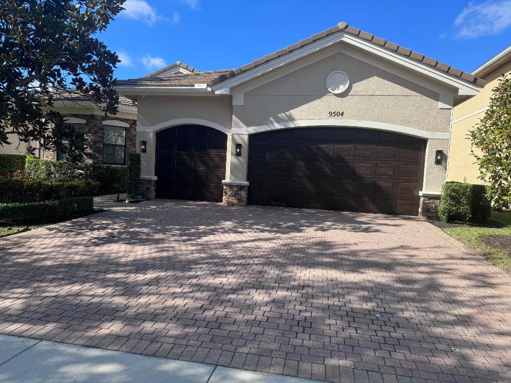 EQUUS - Residential Lease