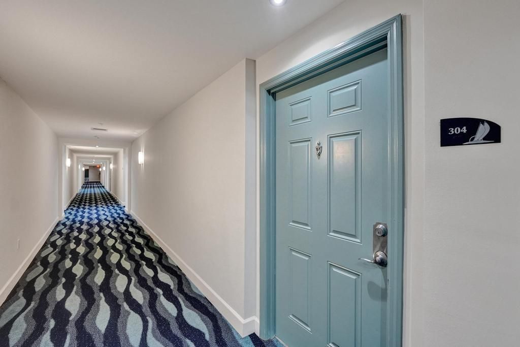 Photo of 700 E Boynton Beach Boulevard #304, Boynton Beach, FL 33435 (MLS # R11076040)