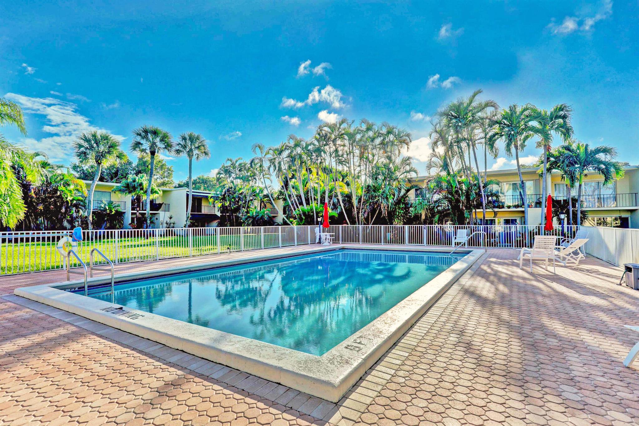 ROYALE HARBOUR - Residential