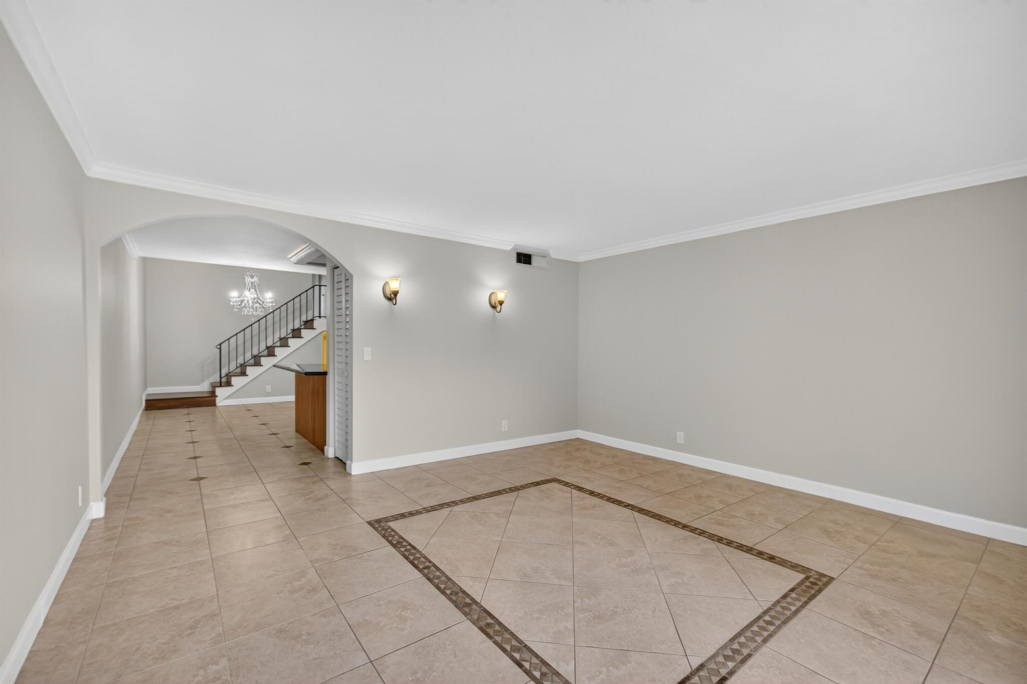 ROYALE HARBOUR - Residential