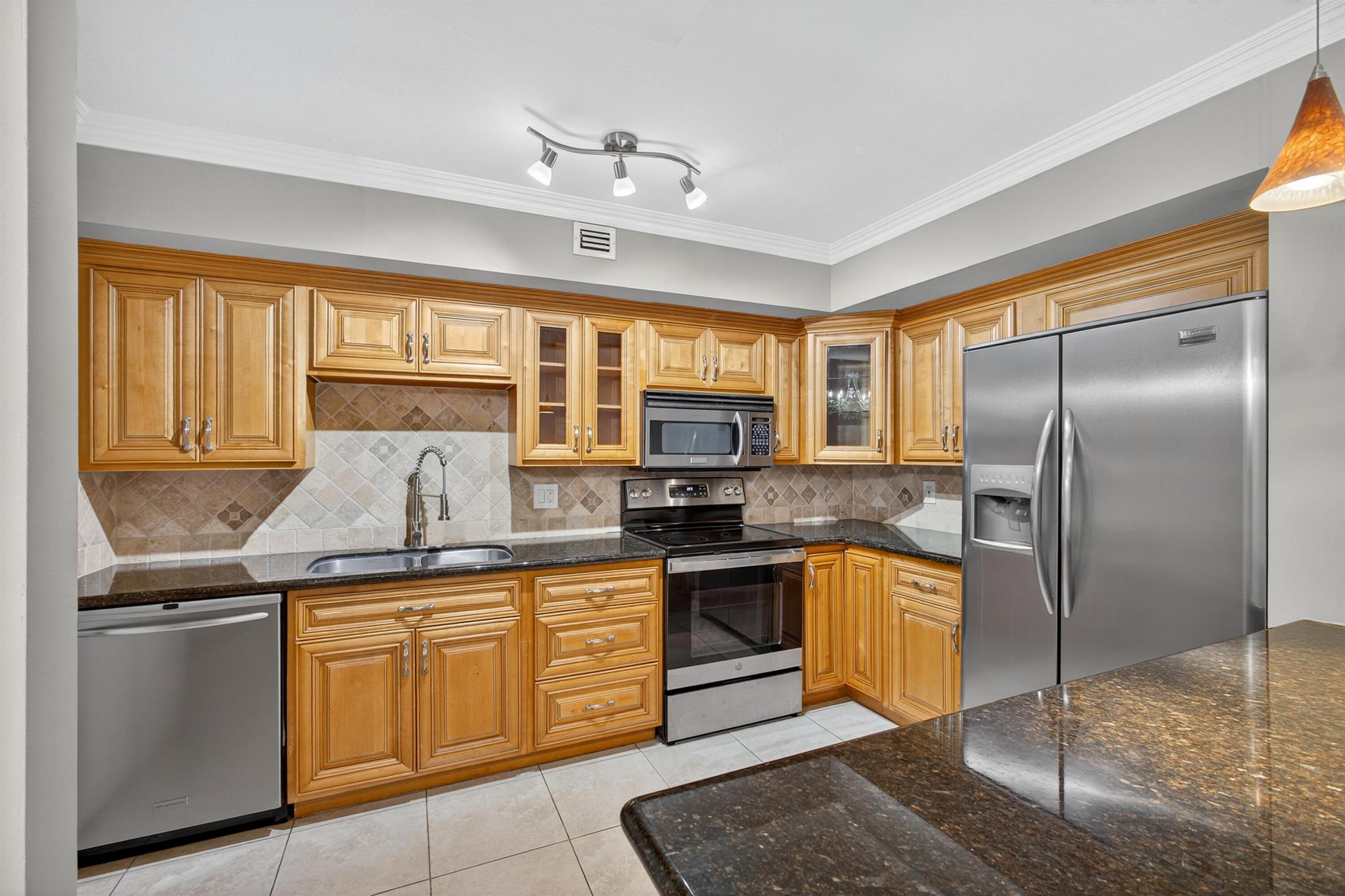 ROYALE HARBOUR - Residential