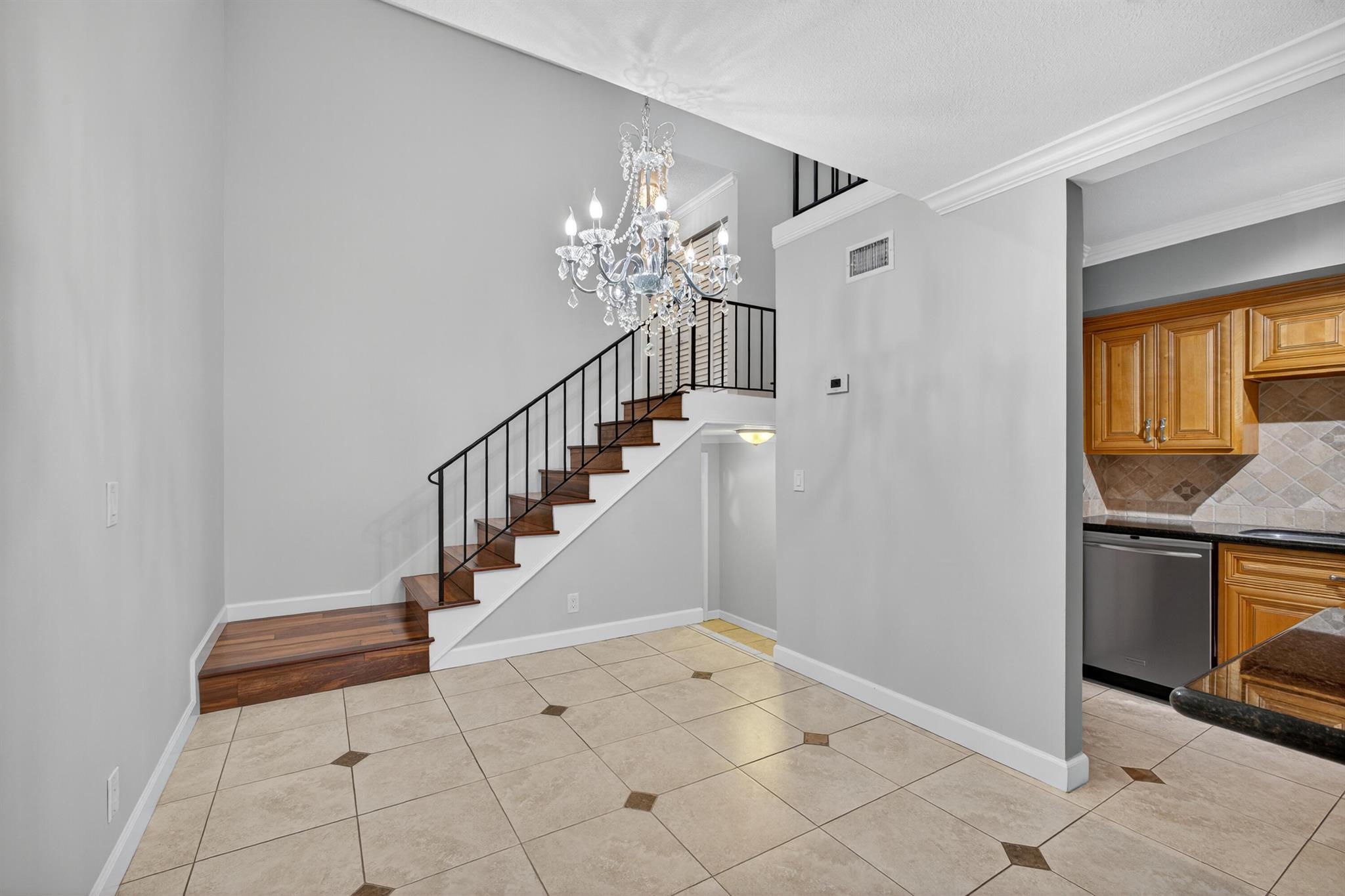 ROYALE HARBOUR - Residential