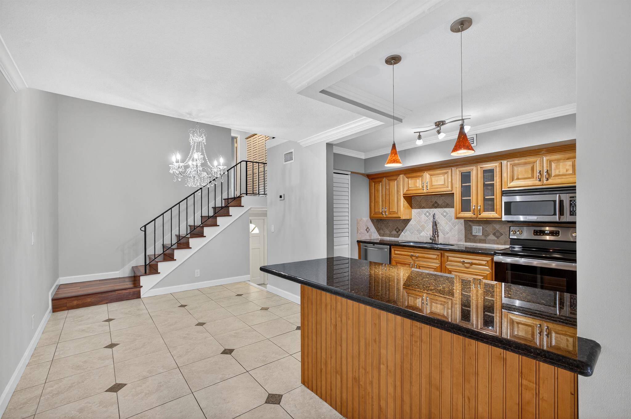 ROYALE HARBOUR - Residential