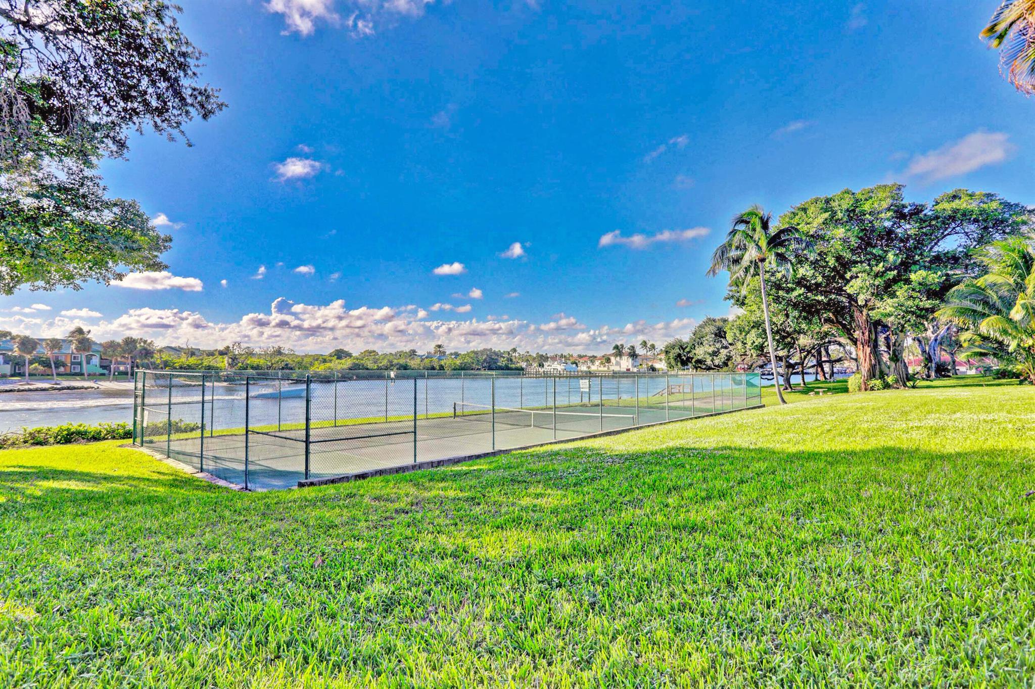 ROYALE HARBOUR - Residential