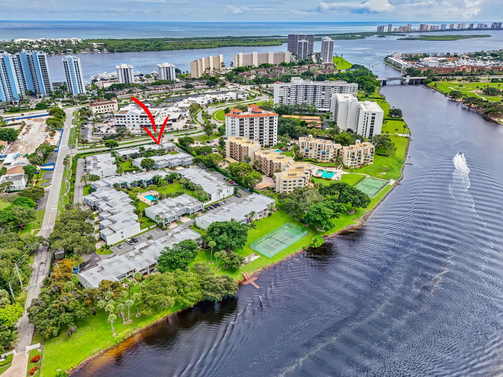 ROYALE HARBOUR - Residential
