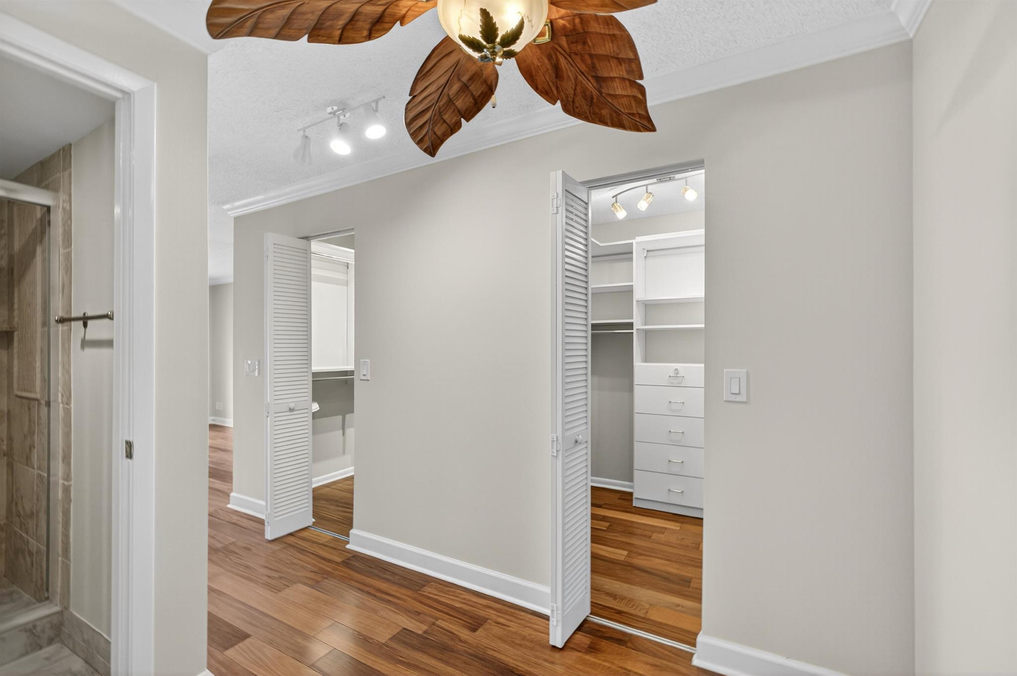 ROYALE HARBOUR - Residential