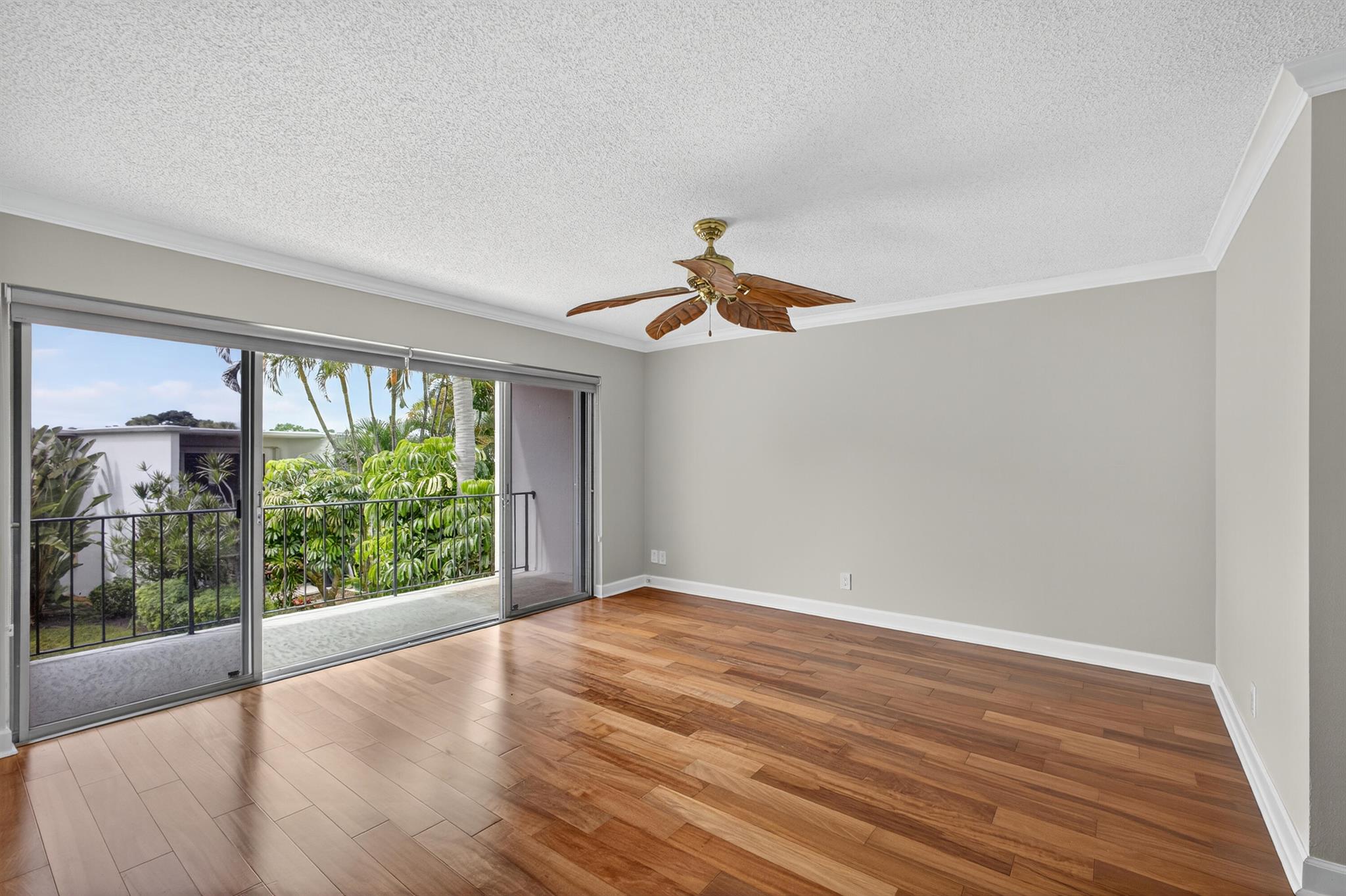 ROYALE HARBOUR - Residential