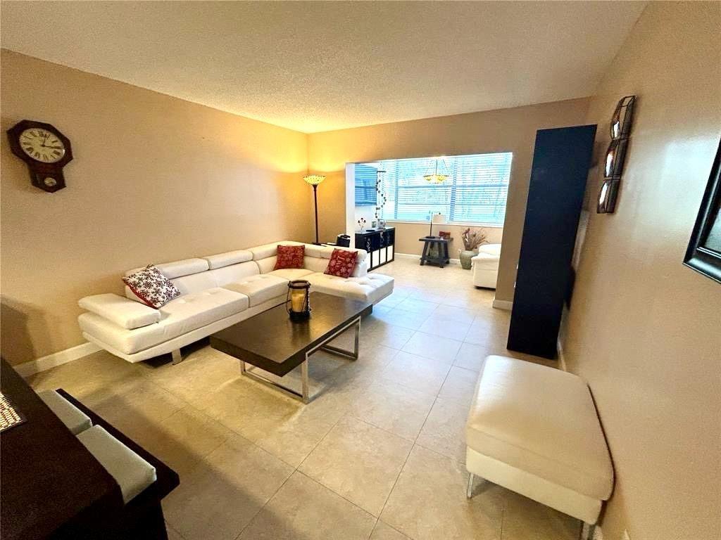 HOLIDAY SPRINGS VILLAGE 1 - Residential