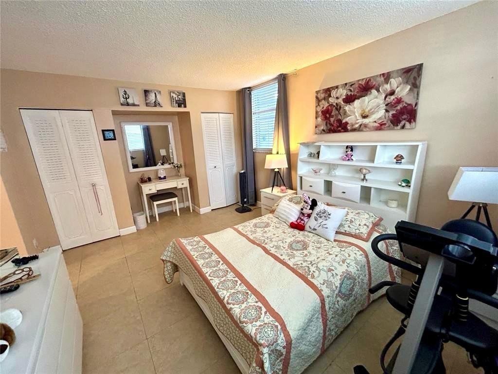 HOLIDAY SPRINGS VILLAGE 1 - Residential