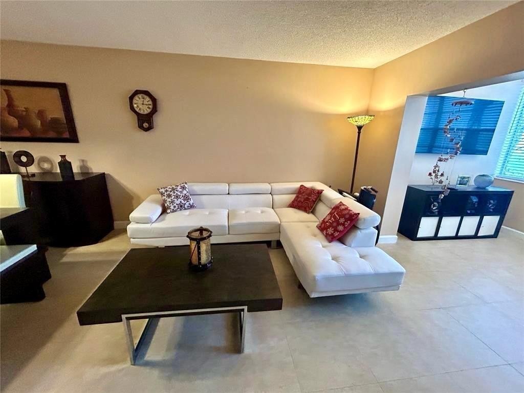 HOLIDAY SPRINGS VILLAGE 1 - Residential