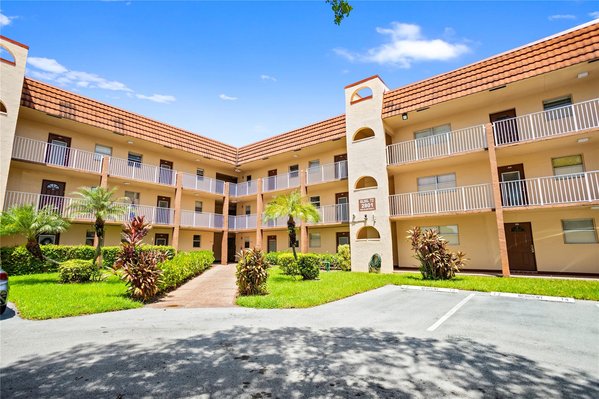 Bright and open 1/1 condo in Phase 3 of Sunrise Lakes community Building #72, 55+ community
Enjoy the convenience of being right across from the clubhouse, plus a second-floor location close to the elevator and laundry facilities. Wood laminate flooring throughout, open concept kitchen with island and hurricane impact windows. Water, Cable, Internet, appliance repair and pest control included.
Furniture is negotiable or can be removed.
A beautiful and relaxing view of the lake and easy access to everything the community offers.