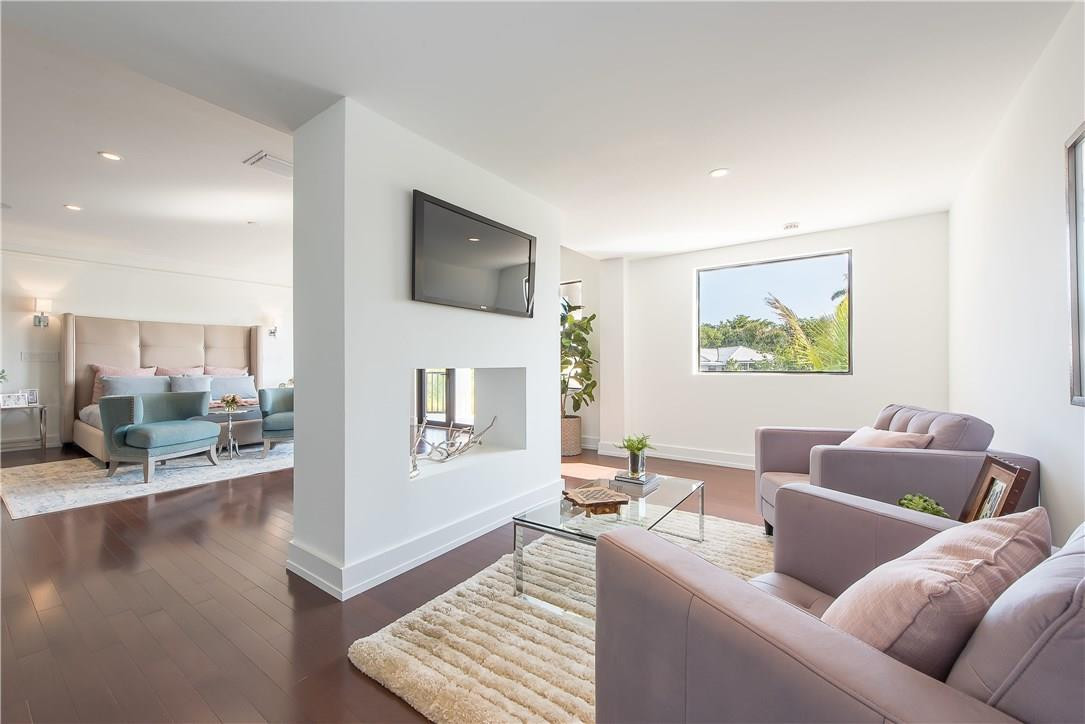 Bay Colony Sec Of The - Residential