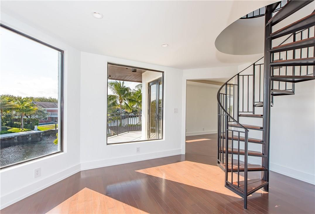 Bay Colony Sec Of The - Residential