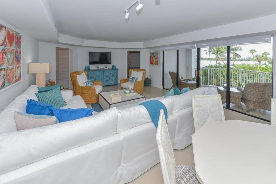 LA PALMA CONDO - Residential Lease