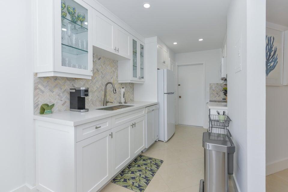 LA PALMA CONDO - Residential Lease