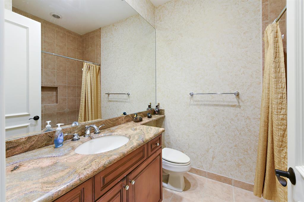 ST ANDREWS COUNTRY CLUB - Residential