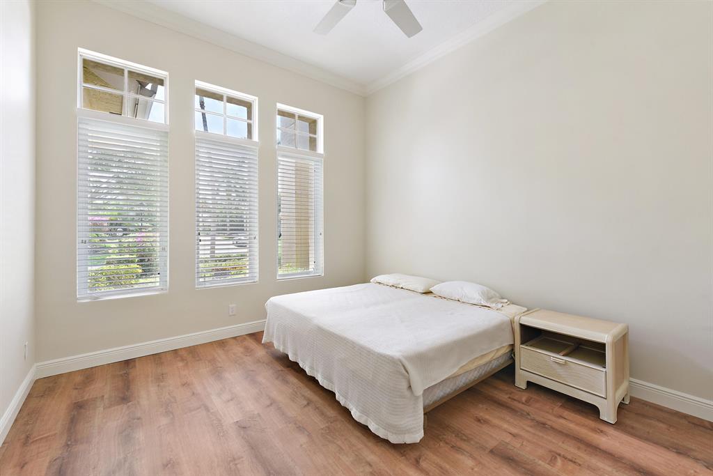 ST ANDREWS COUNTRY CLUB - Residential